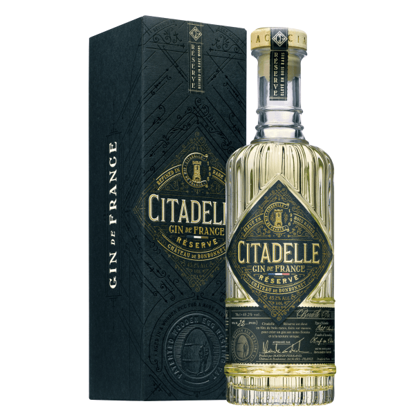 Gin CITADELLE Réserve Pot Still-distilled, with 22 exotic herbs and spices in a case